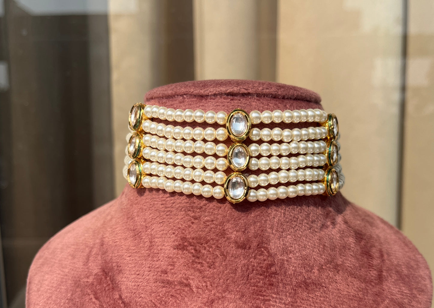Multilayered pearl choker set
