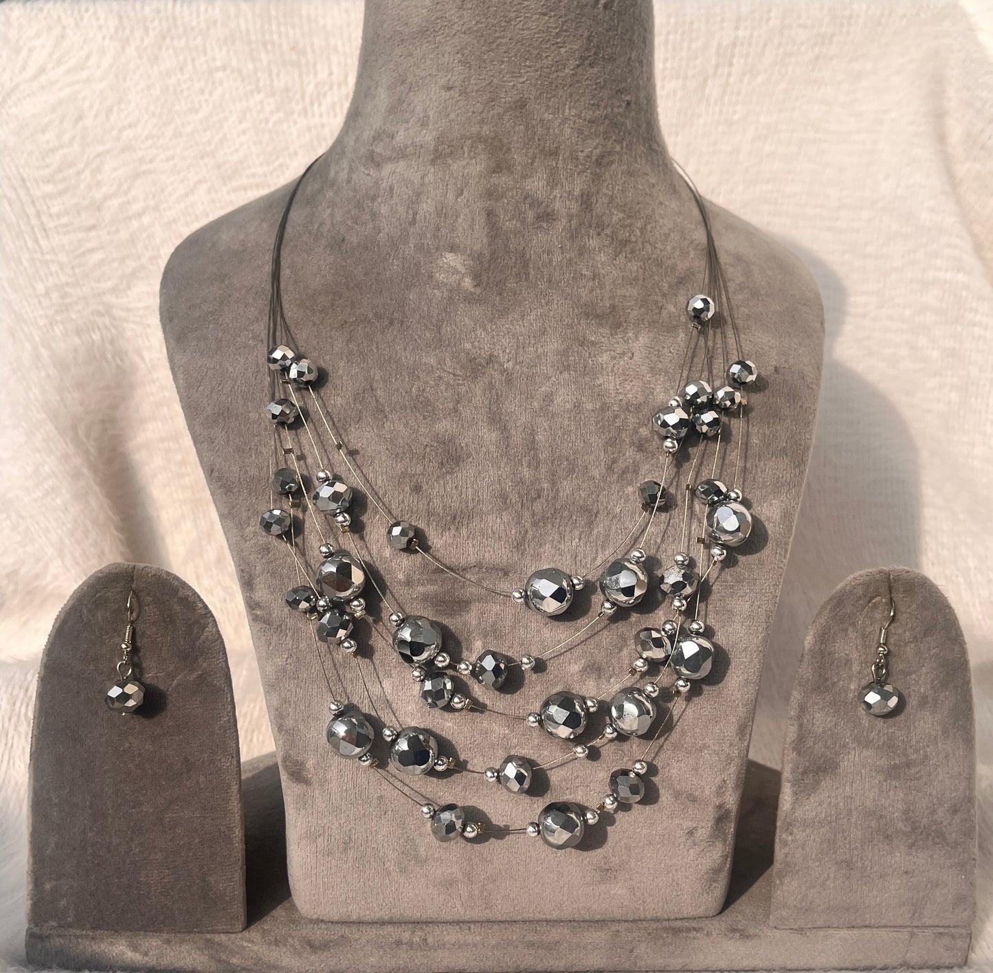 Multilayered necklace set (steel grey)