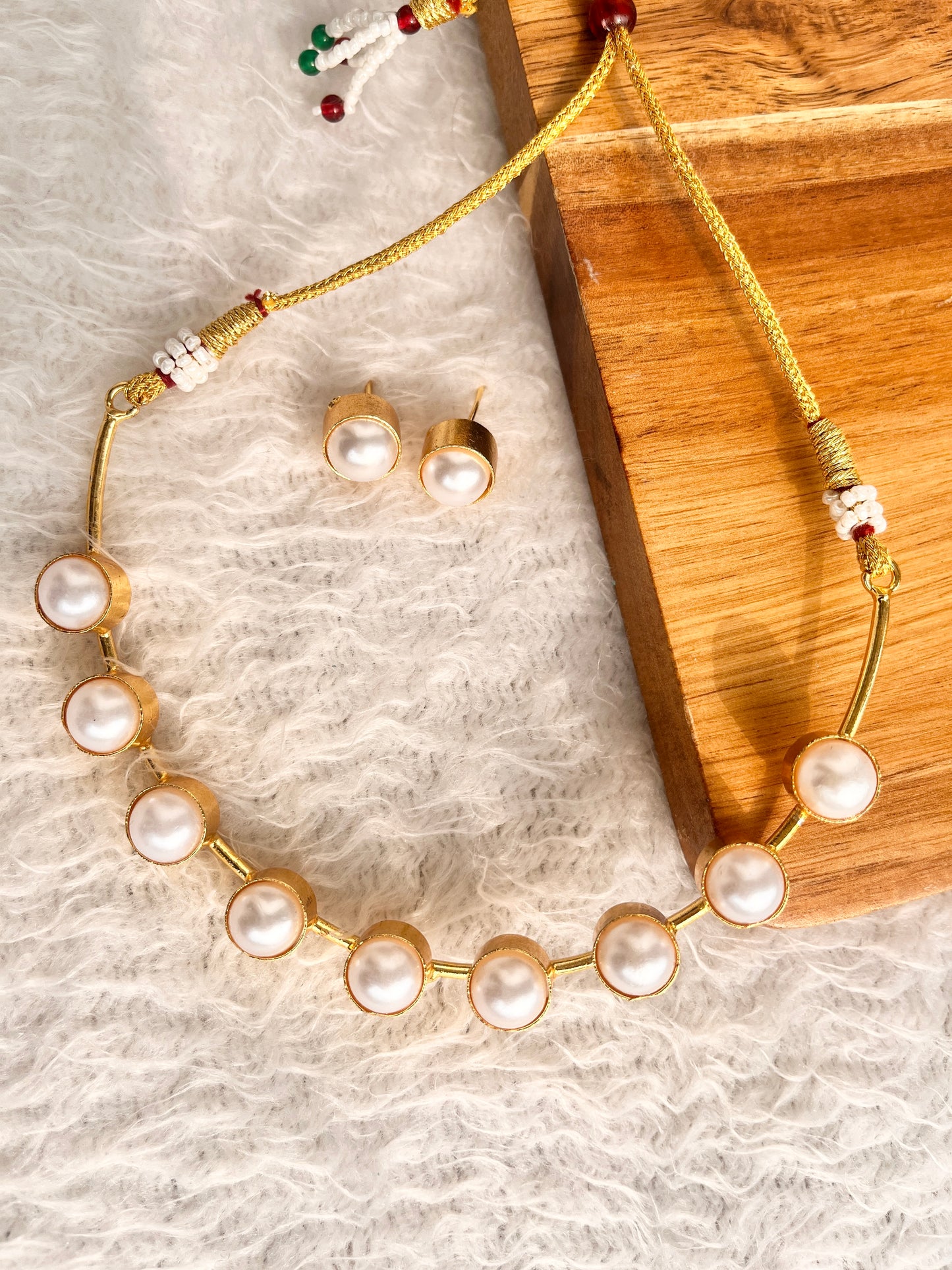 Golden pearl Hasli set