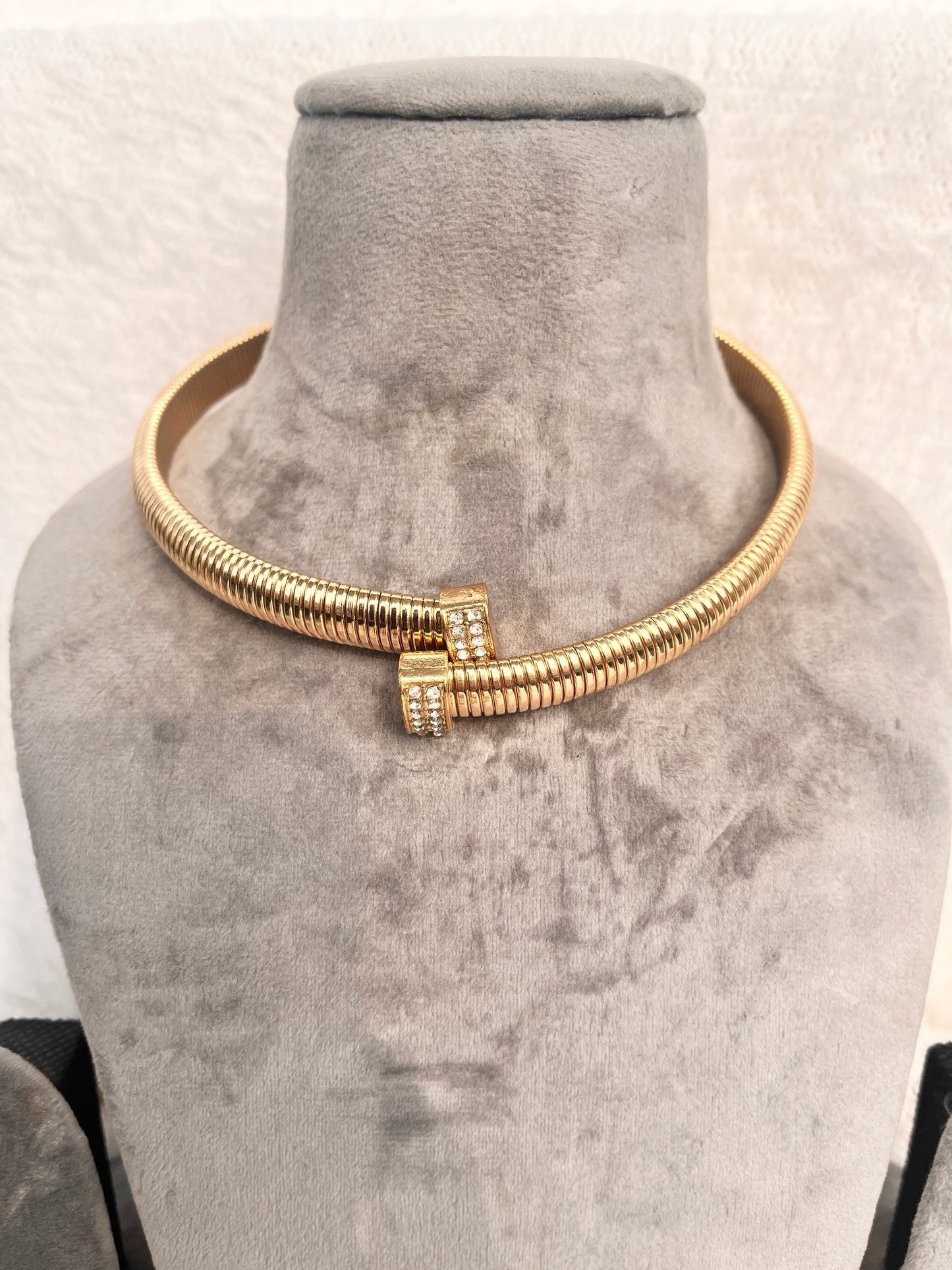 Golden,silver snake Hasli