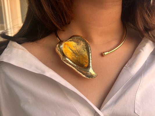 Amber leaf necklace