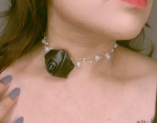 Leather rose neckchain