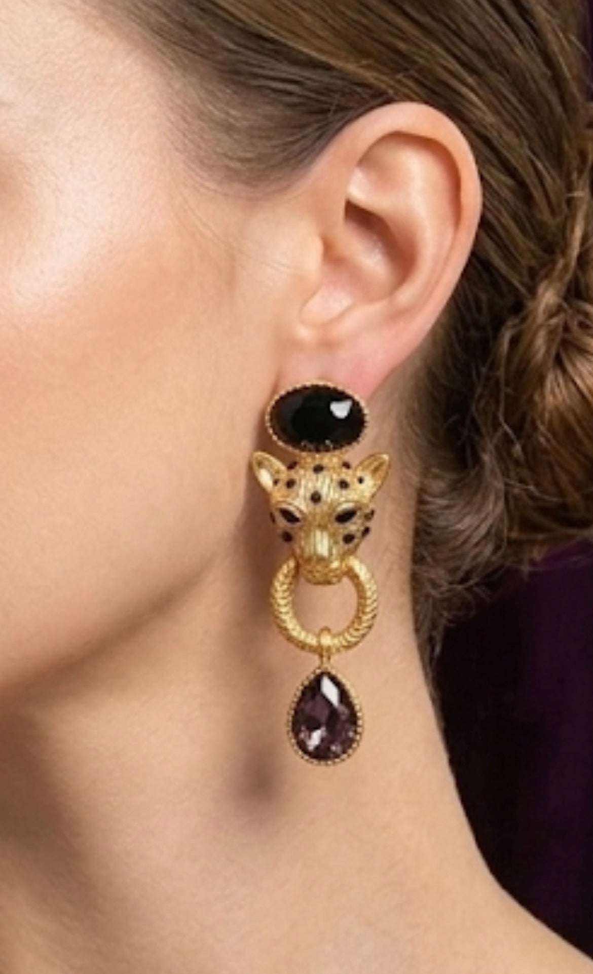 Majestic leopard drops